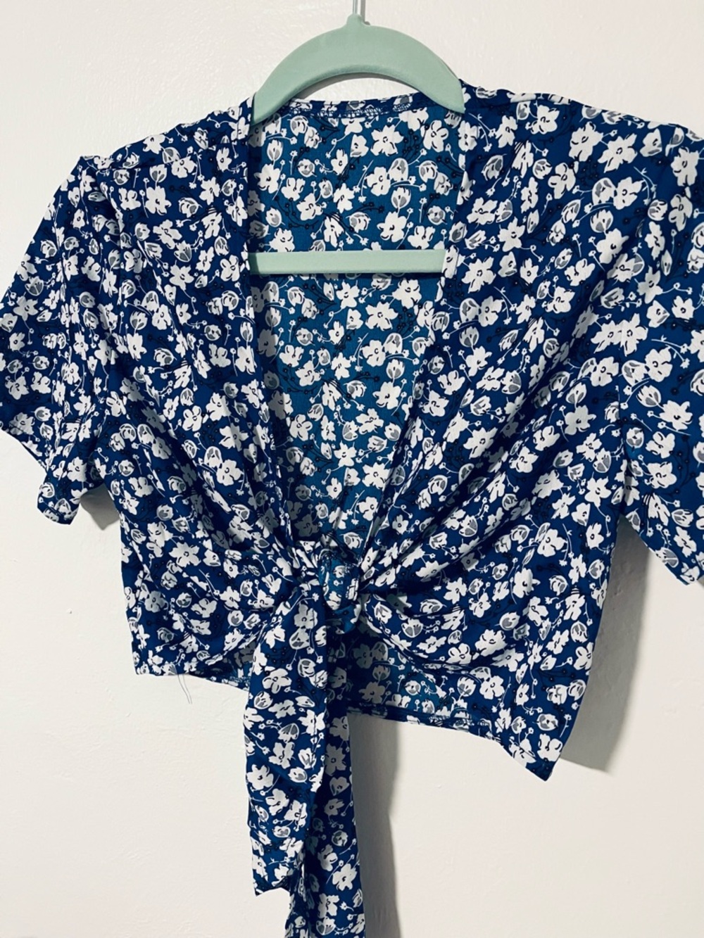Floral tie front crop top